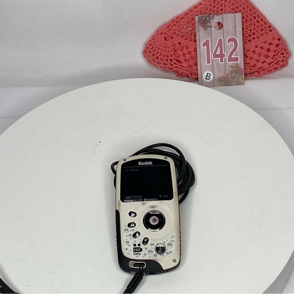 Kodak Playsport Waterproof Camera Used with Cable - Picture 2 of 6